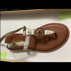 NEW Michael Kors Sondra White Leather Thong Sandals Ladies Size 5
